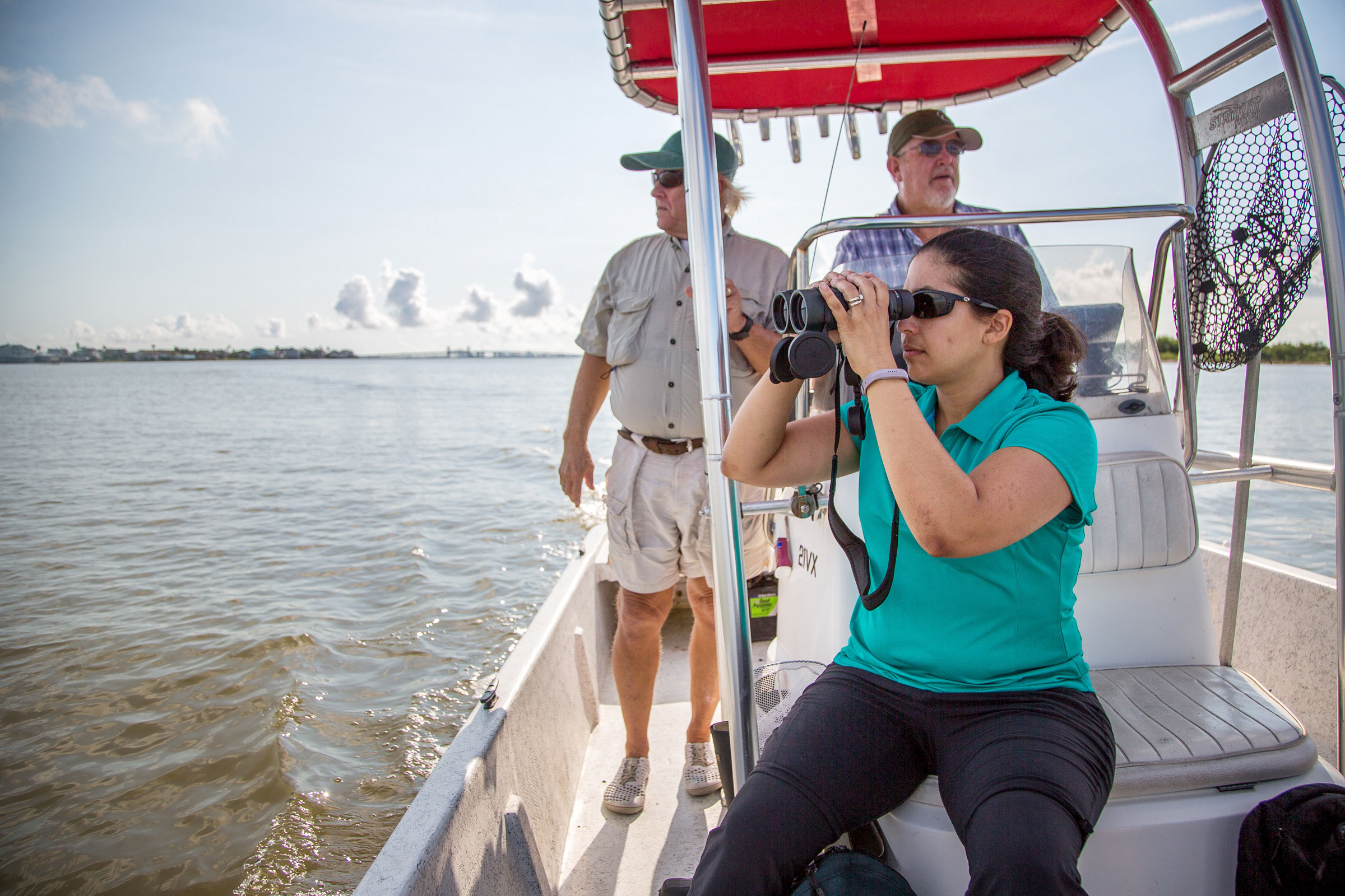 Vazquez and Jones assess damage to narrow islands used by nesting birds in Galveston Bay after Hurricane Harvey. Julia Robinson