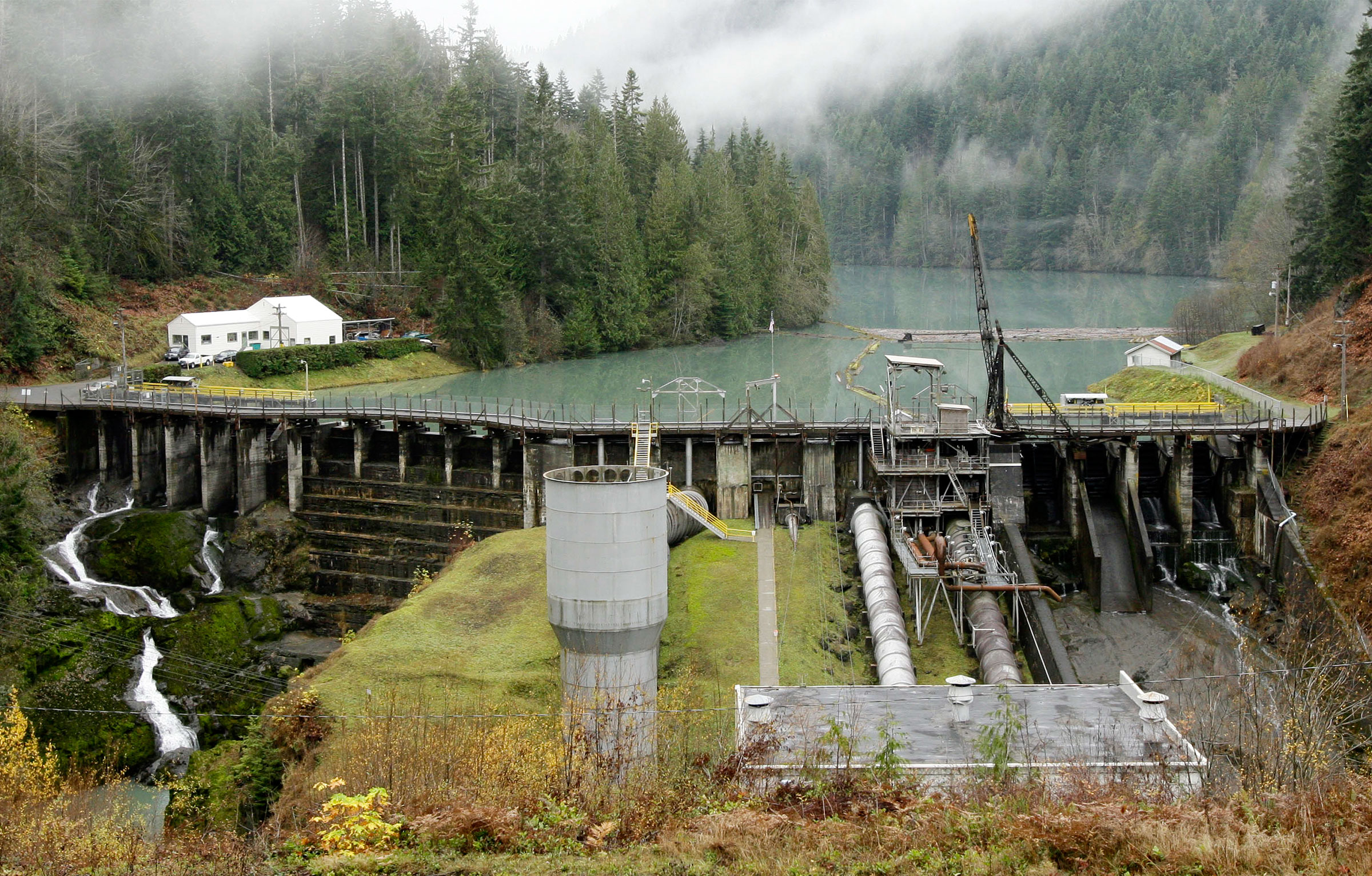 The Elwha Valley and Glines Canyon Dam prior to demolition. Elaine Thompson/AP