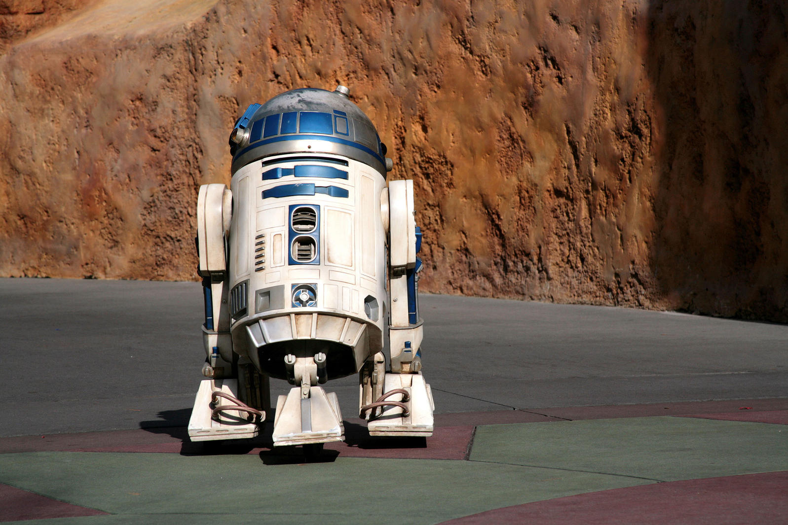 Star Wars R2-D2 Robot Droid White and Blue Belt