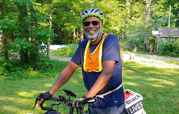 Meet the Harvard Ornithology Professor Biking Across the Country